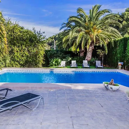 La Xara Sleeps 10 With Pool And Air Con *