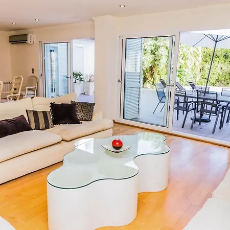 La Xara Sleeps 10 With Pool And Air Con