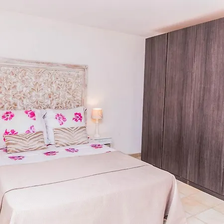 Вилла La Xara Sleeps 10 With Pool And Air Con