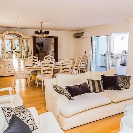 La Xara Sleeps 10 With Pool And Air Con Вилла